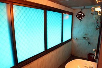 Hotel Kishish Kunj 3*